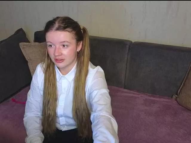 RosalineLov on BongaCams 