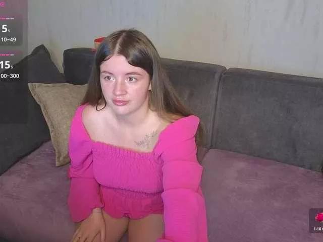 RosalineLov on BongaCams 