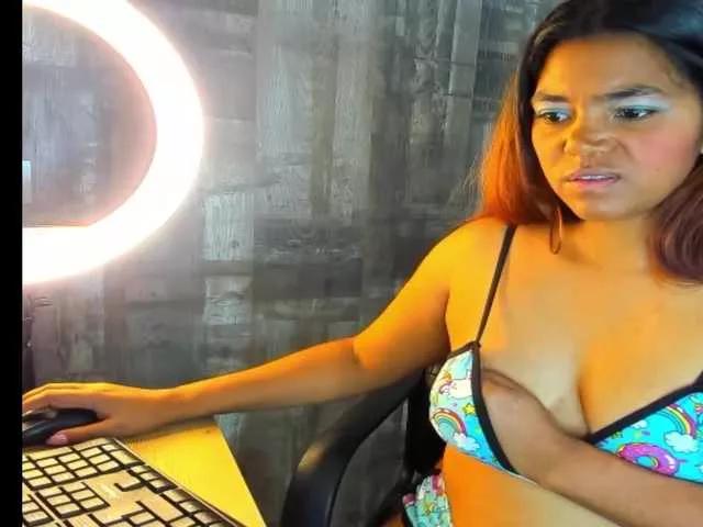 roxanadiaz from BongaCams