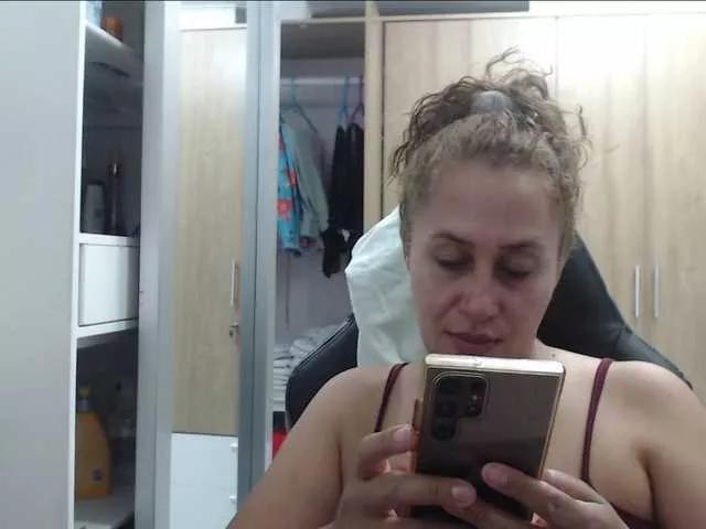 RoxanaMilf on BongaCams 
