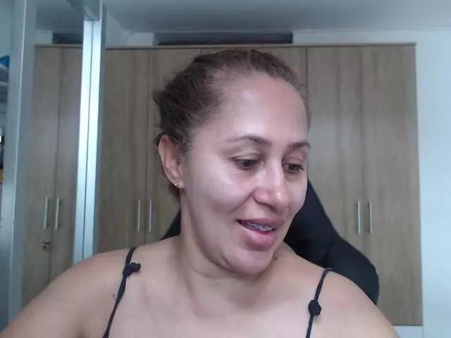 RoxanaMilf on BongaCams 