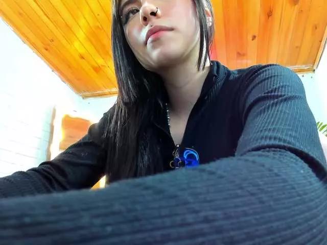 Roxanne-tay on BongaCams 