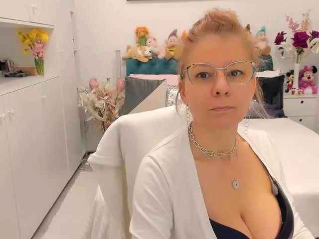 SalomeJade on BongaCams 