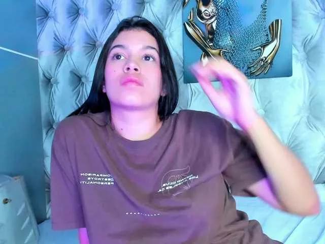 sarahcox on BongaCams 
