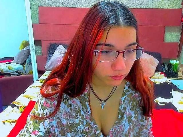 Sarahlunaxx on BongaCams 