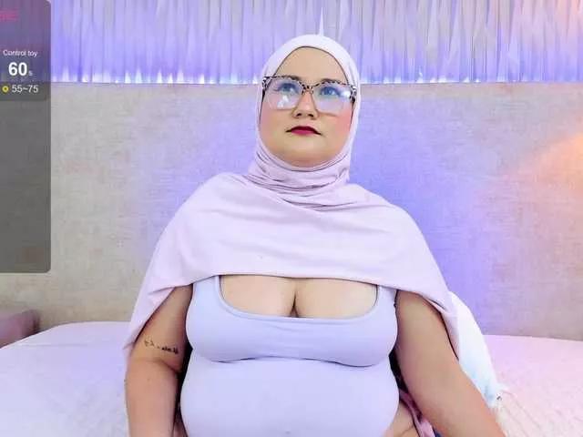 scarlette-33 on BongaCams 