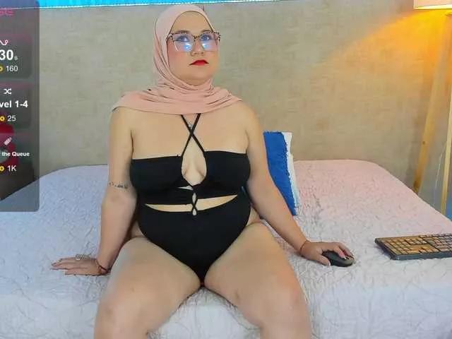 scarlette-33 on BongaCams 