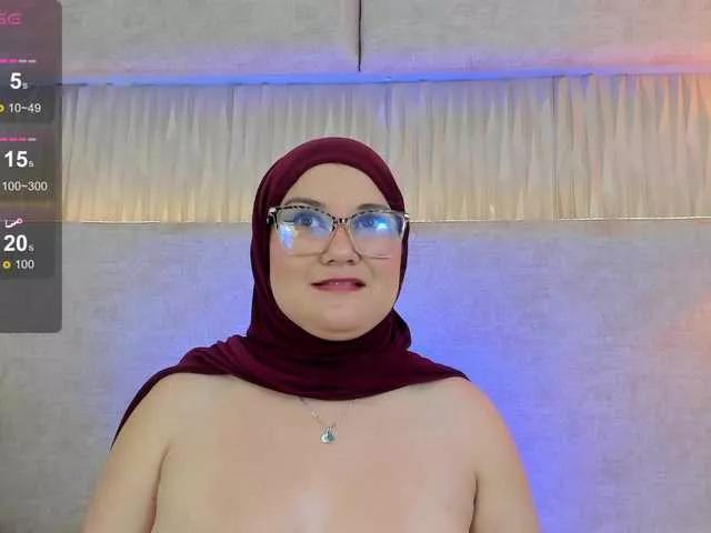 scarlette-33 on BongaCams 