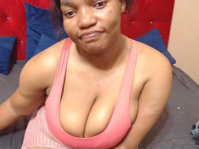 sexyeboncurvy on BongaCams 