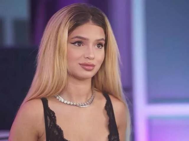 skinnyblondiex on BongaCams 