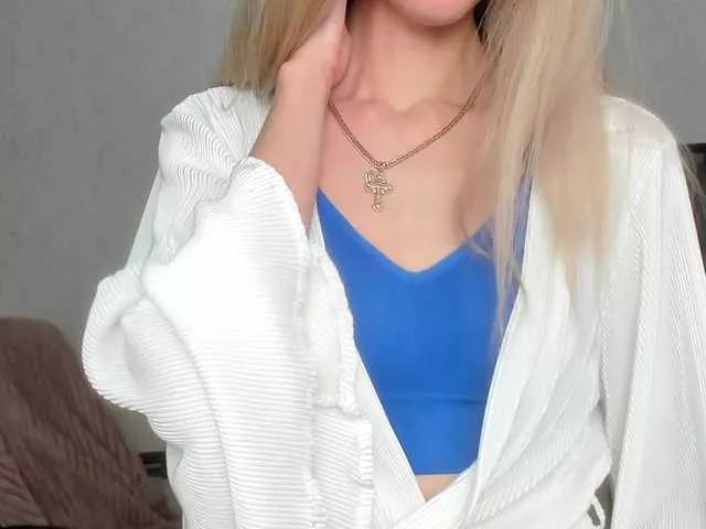 Skinnylady on BongaCams 