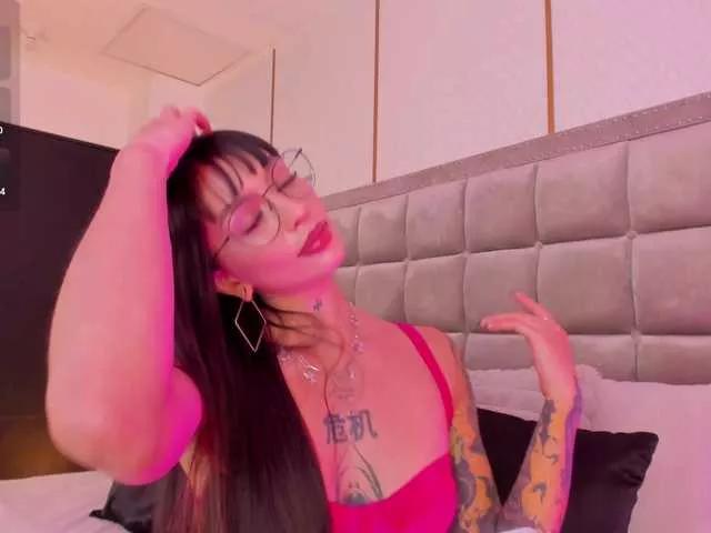 SpicyEla on BongaCams 