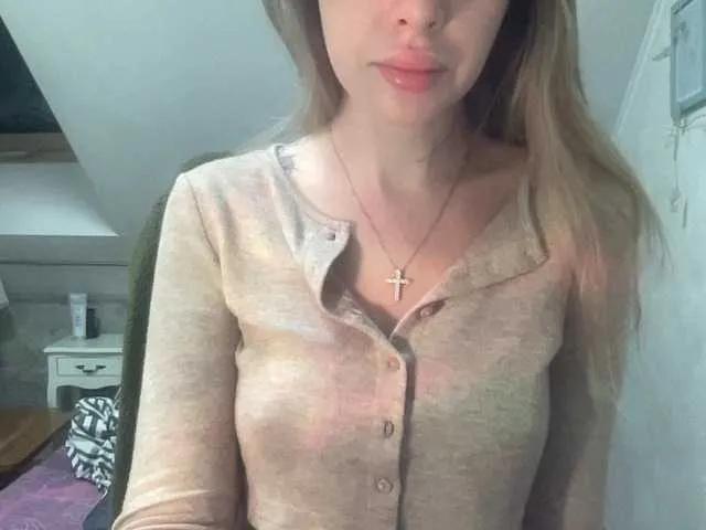 Try Sweet-Melodie, she wants to masturbate for you Sweet-Melodie from BongaCams