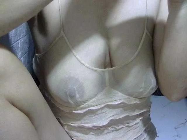 Freechat sweetmama17 on BongaCams