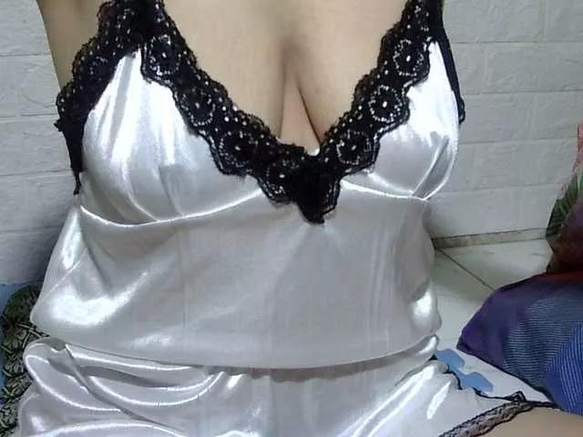 Freechat sweetmama17 on BongaCams