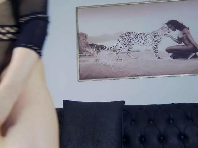 Offline Tania44b on BongaCams