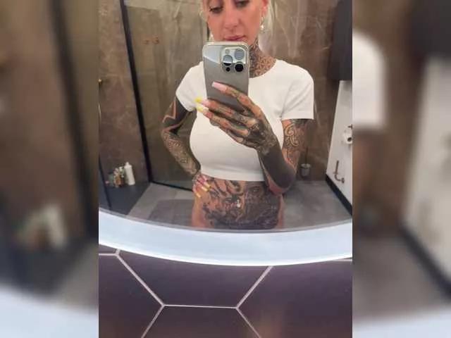 TattooBarbie1 on BongaCams