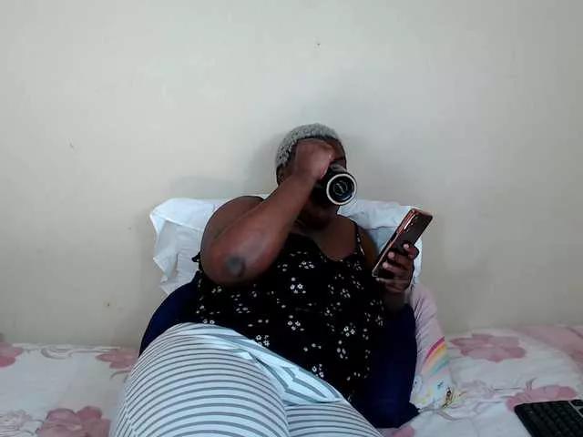 ThickEbony on BongaCams 