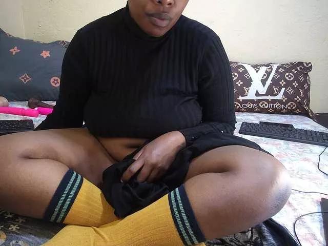 Thicksoraya on BongaCams 