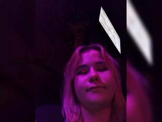 Tinablackkk on BongaCams 