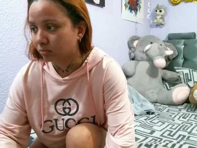 twofunnybitches on BongaCams 