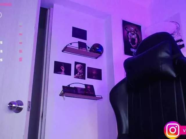 Violetlane on BongaCams