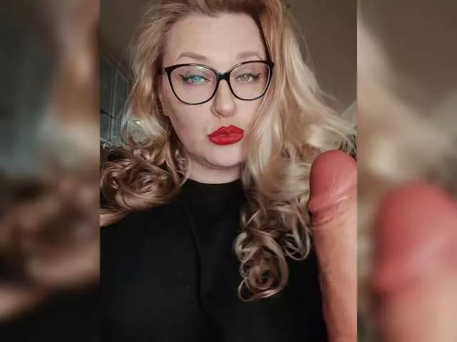 WifeyNusha on BongaCams 