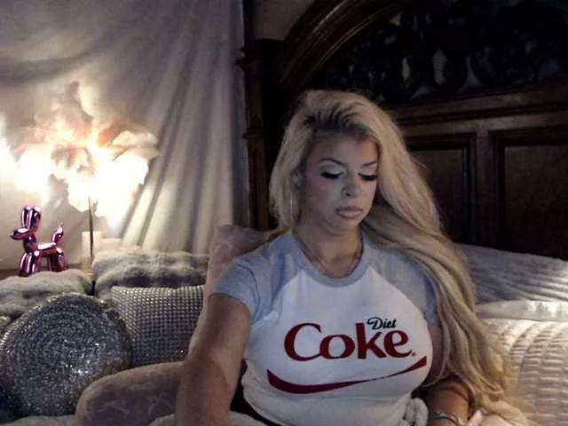 xtinastar on BongaCams 