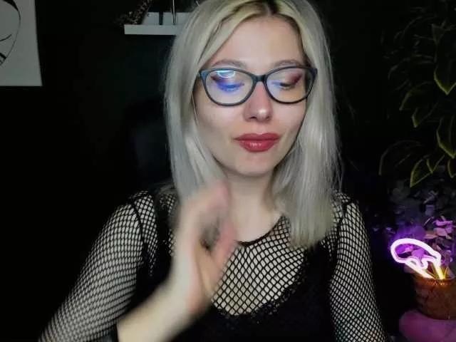 xxHeidiLove on BongaCams 