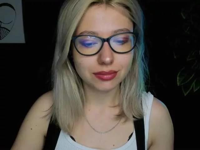 xxHeidiLove on BongaCams 