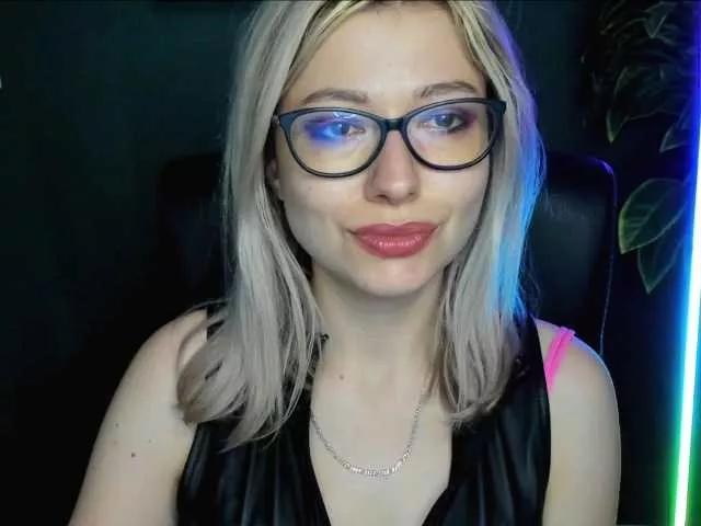 xxHeidiLove on BongaCams 