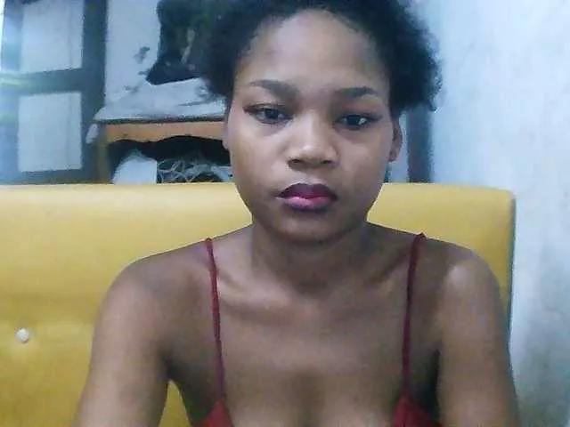 yasmine5001 on BongaCams 