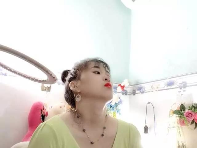 Youngsee69 on BongaCams 