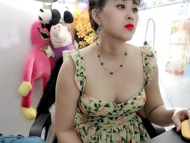 Youngsee69 on BongaCams 
