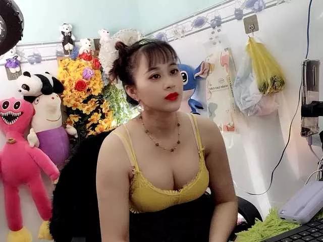Youngsee69 on BongaCams 