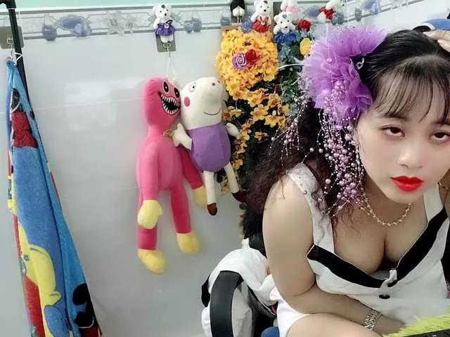 Youngsee69 on BongaCams 