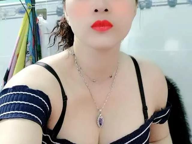Youngsee69 on BongaCams 