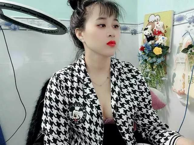 Youngsee69 on BongaCams 