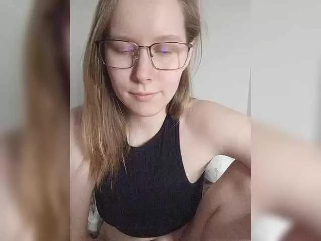 Yumi-Yumi on BongaCams 