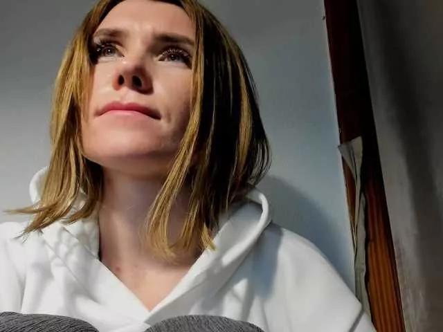 ZoiKissy on BongaCams 