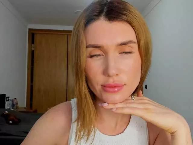 ZoiKissy on BongaCams 
