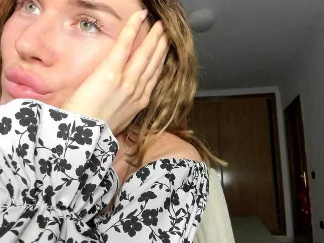 ZoiKissy on BongaCams 