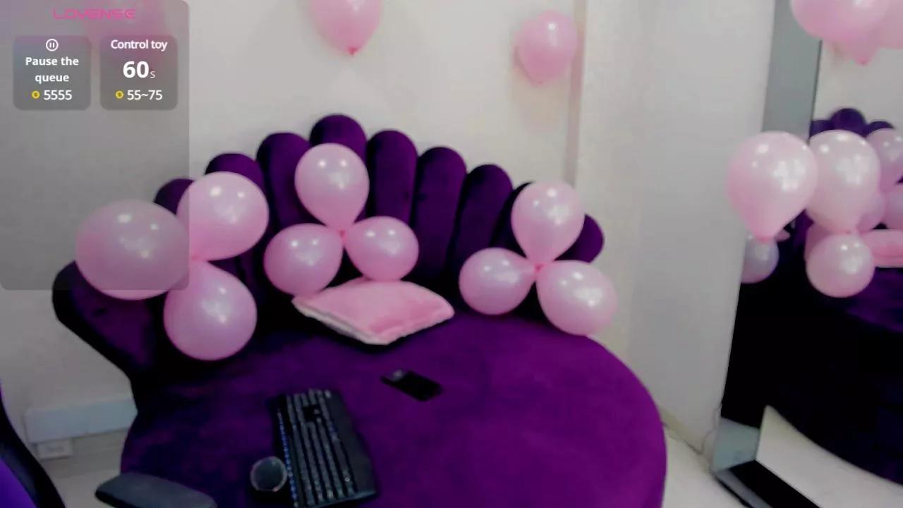 _Emily_Hots on Cam4 