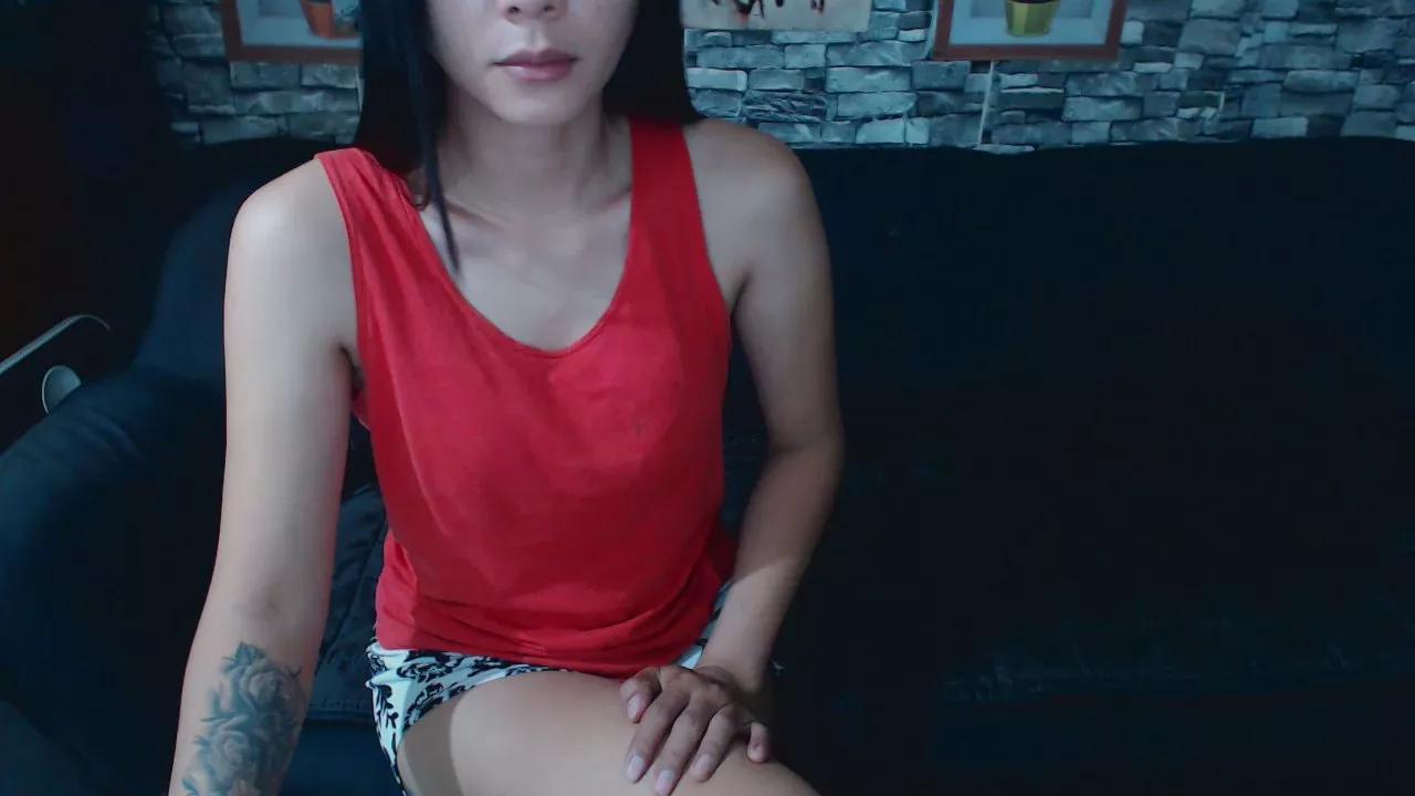 _QueenB_ on Cam4 