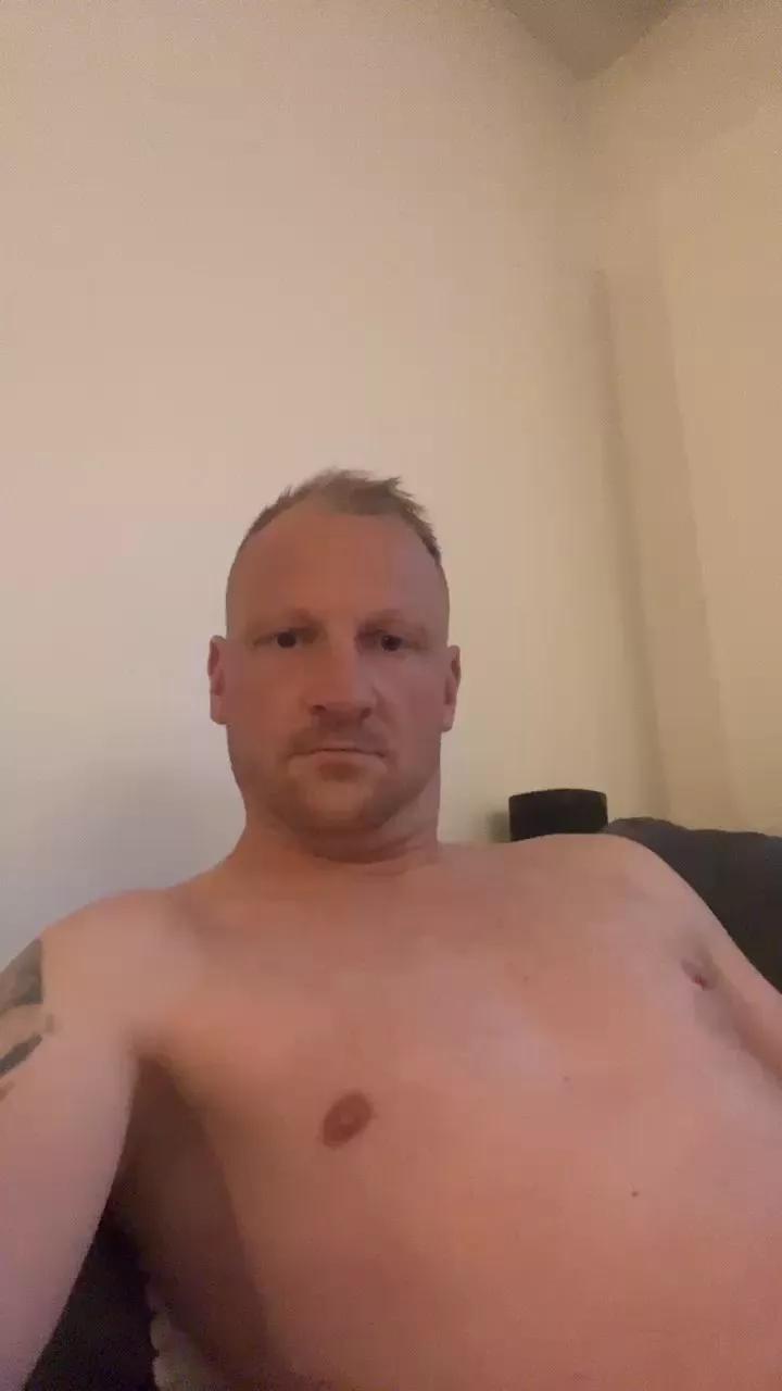 adig12001 on Cam4 