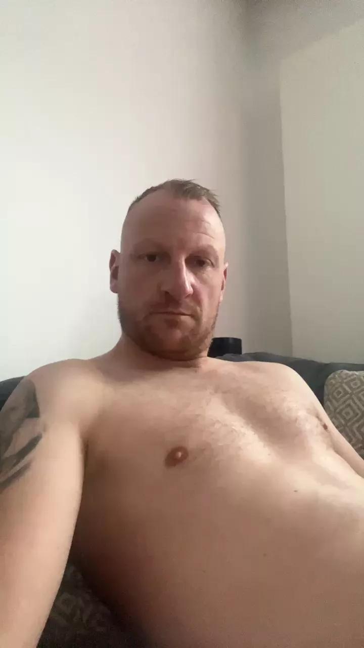 adig12001 on Cam4 