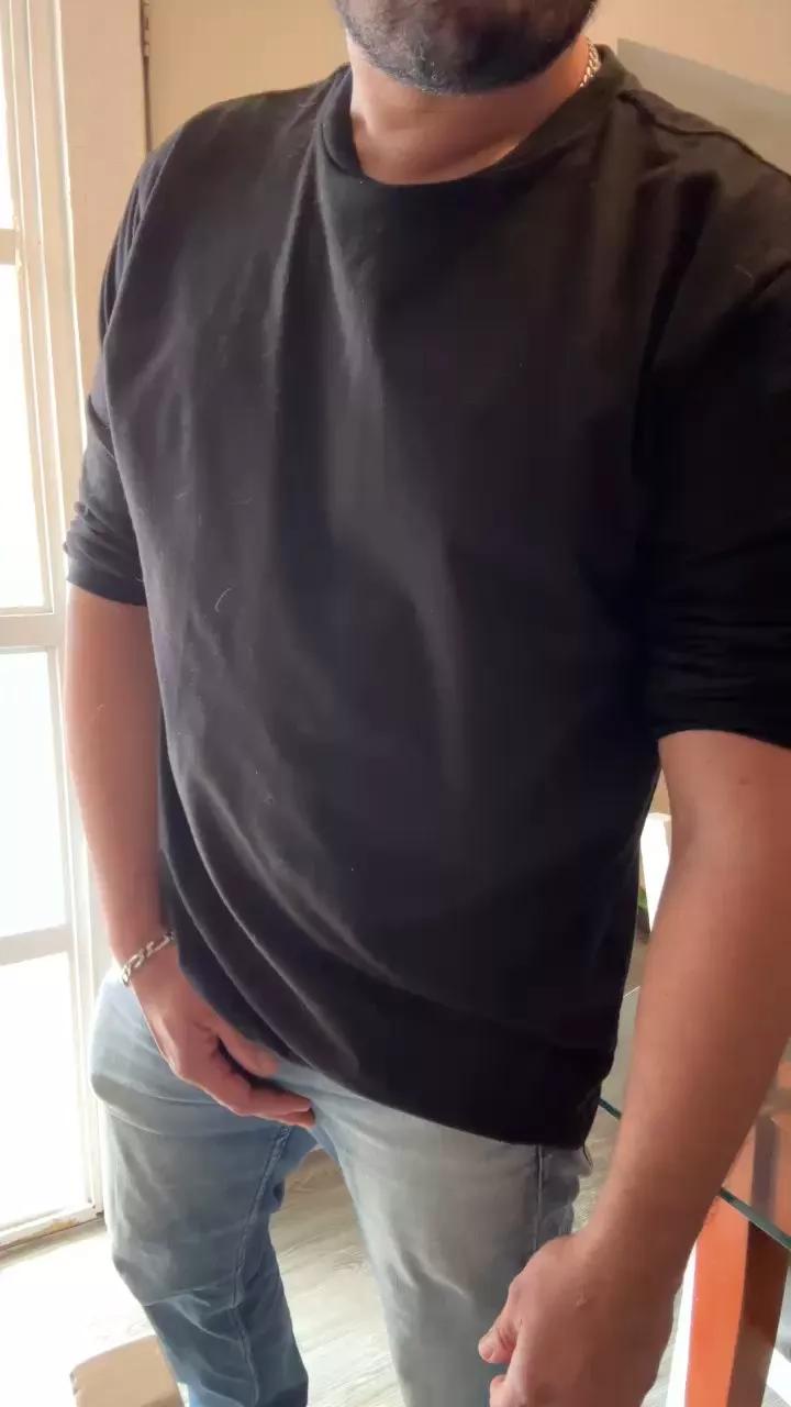 adrianlhot on Cam4 