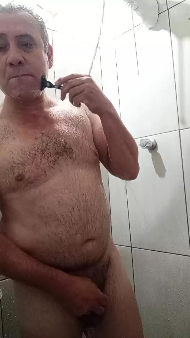 aera3 on Cam4 