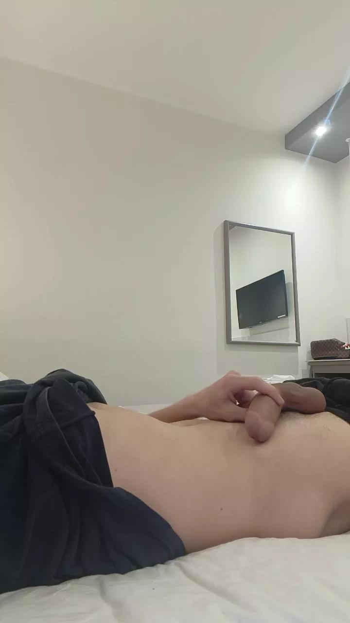 Alee3ssandro on Cam4 