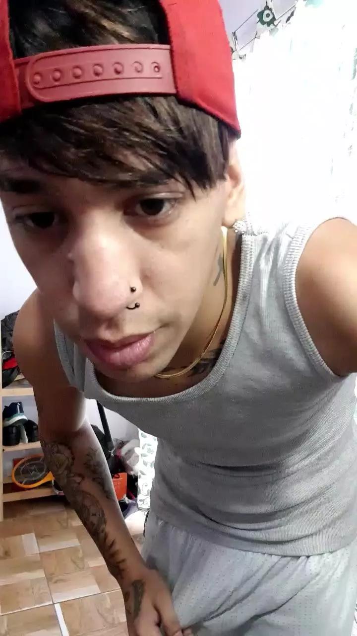 Alegoku1 on Cam4 